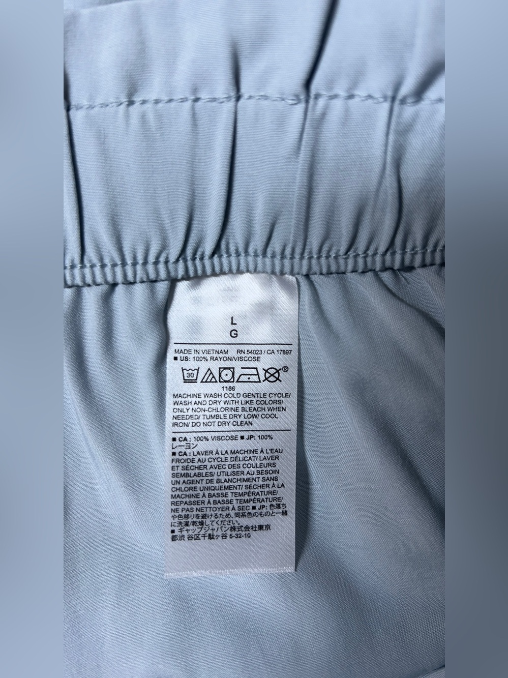 NWT!! Banana Republic Shorts in a Blueish Gray Color Size L Retail $44.99 - Picture 7 of 8